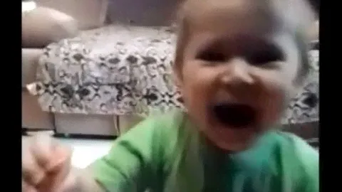 Детский ВЛОГ Первые Шаги Ребенка 9 мес. - Учится Ходить | Child learns to walk