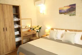 Шкаф платяной коричневый Виктория ВИ-09 Компасс-мебель ВИ-09 KOM_VI-09_1 (DK)